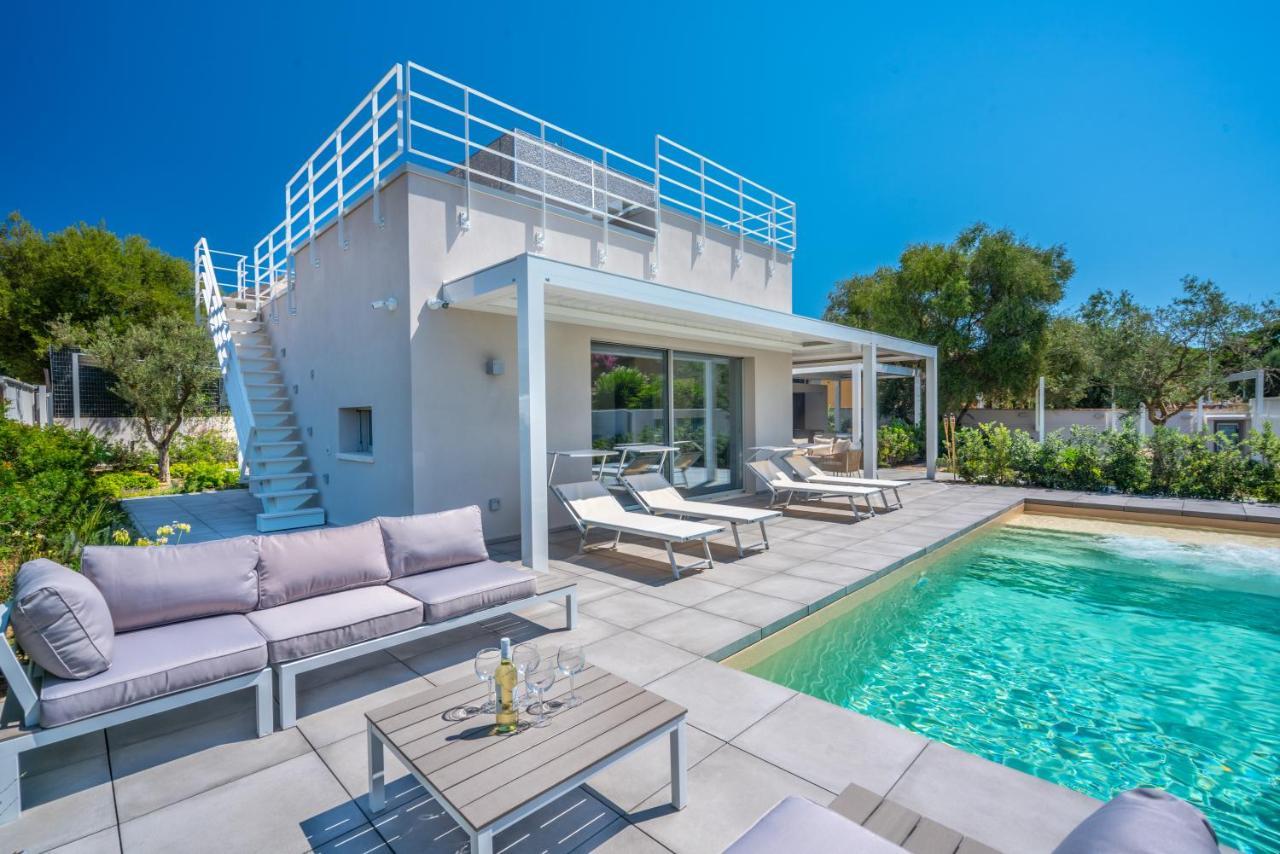 Villa Kosmos - Piscina E Giardino - Villasimius Bagian luar foto