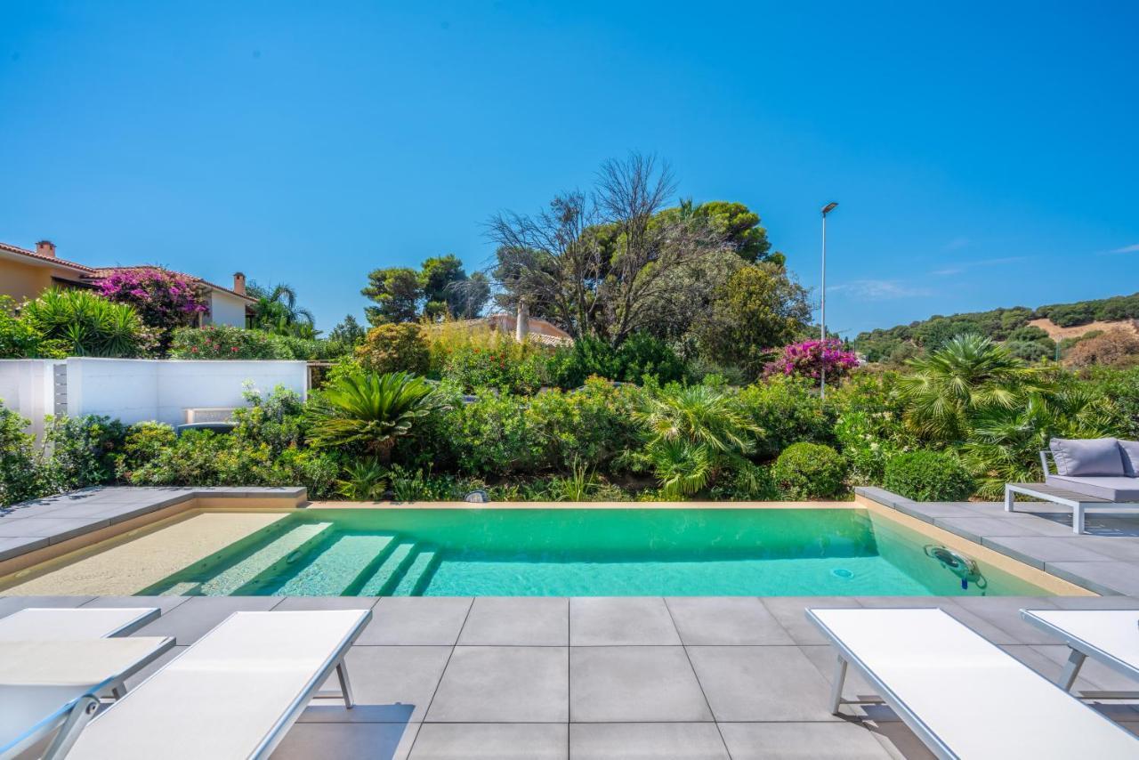 Villa Kosmos - Piscina E Giardino - Villasimius Bagian luar foto
